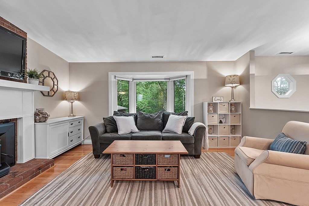 23 Commonwealth Ave
