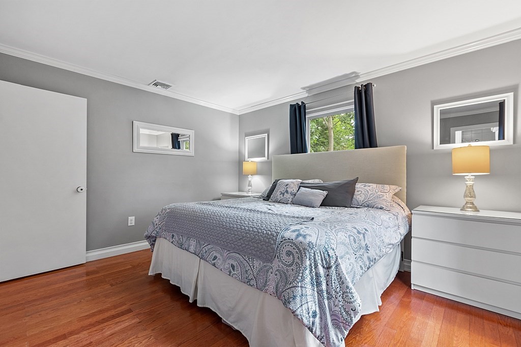 23 Commonwealth Ave
