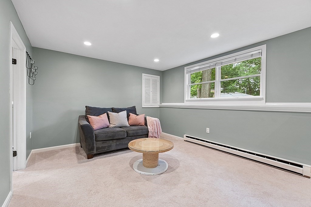 23 Commonwealth Ave