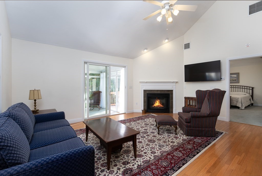 85 Virginia Dr # 25