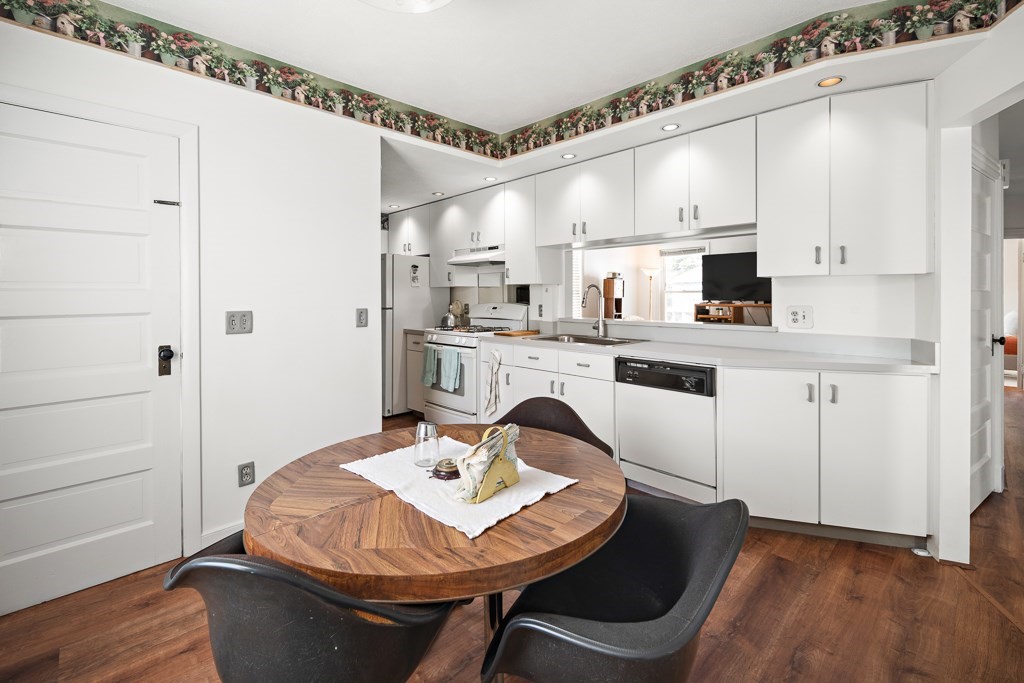 352 Lincoln Ave