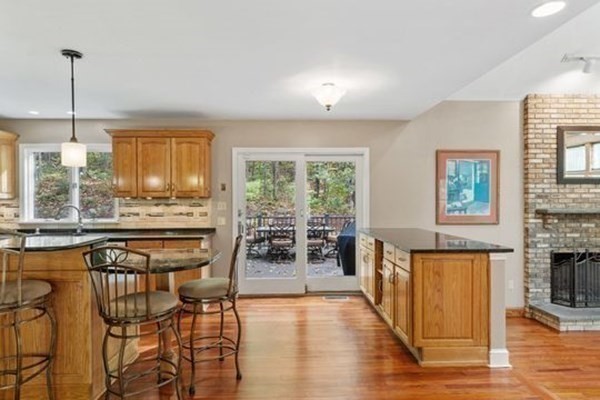 77 Teele Rd