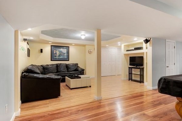 77 Teele Rd