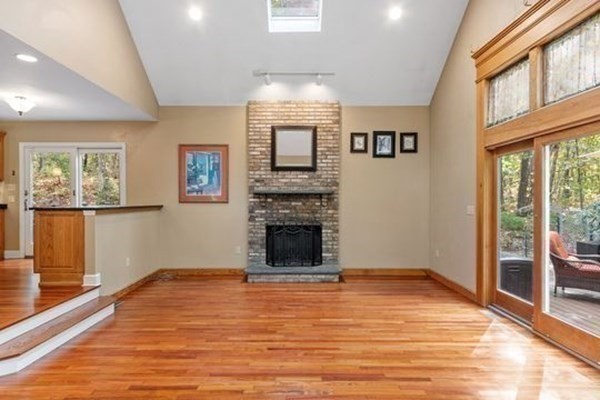 77 Teele Rd