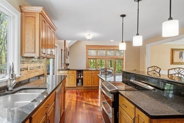 77 Teele Rd