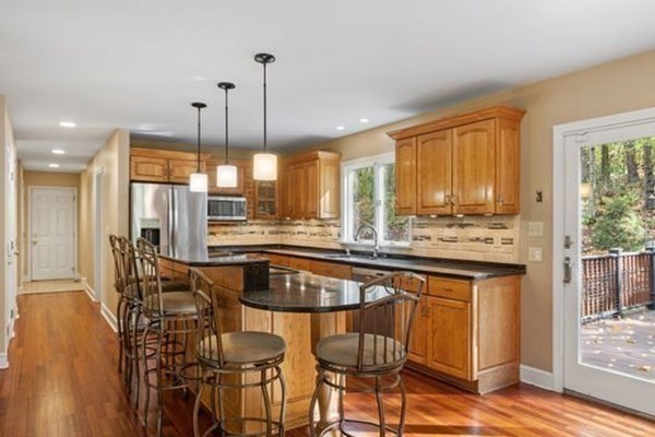 77 Teele Rd