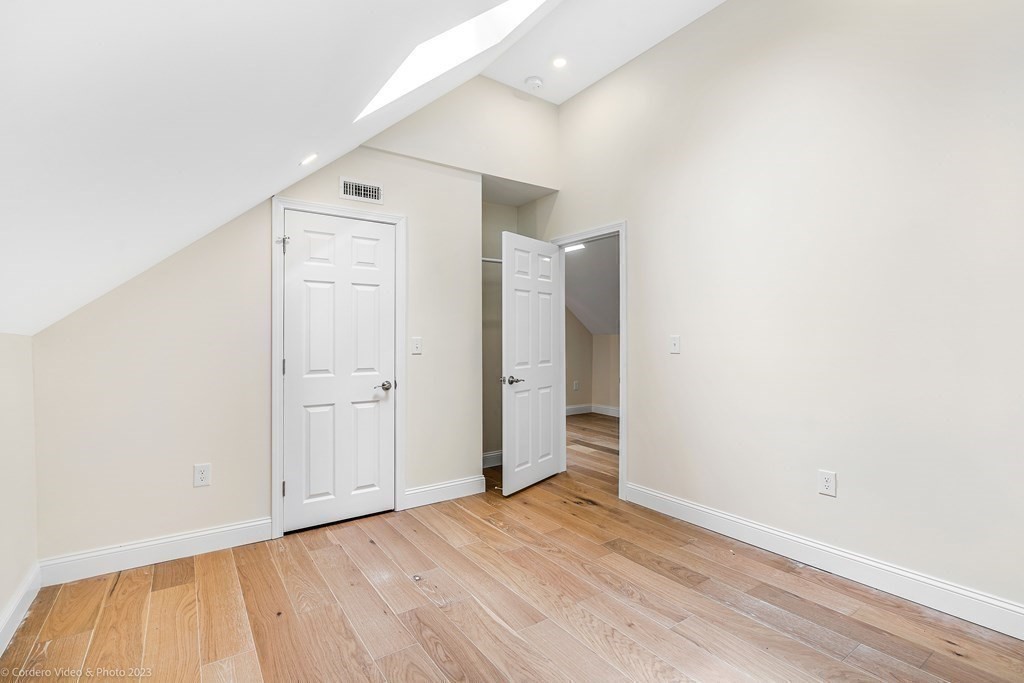 26 Mill St