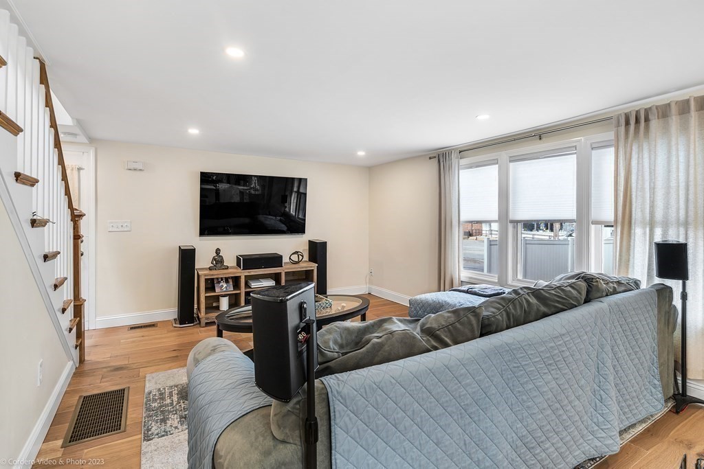 26 Mill St