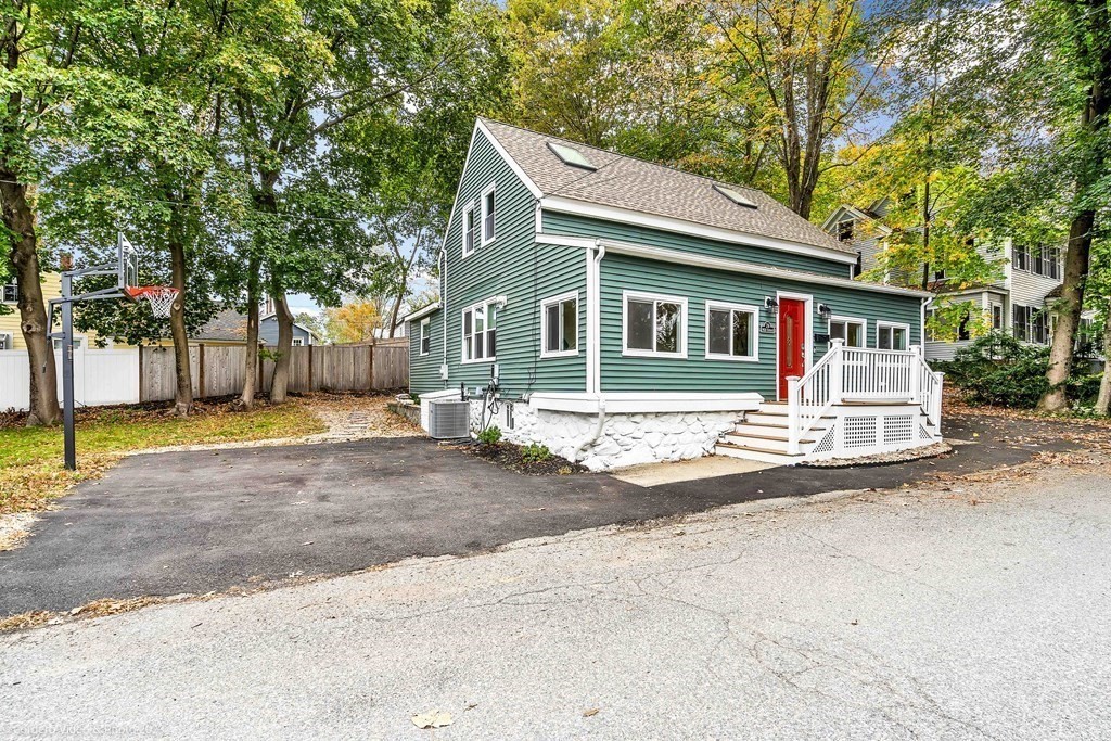 26 Mill St