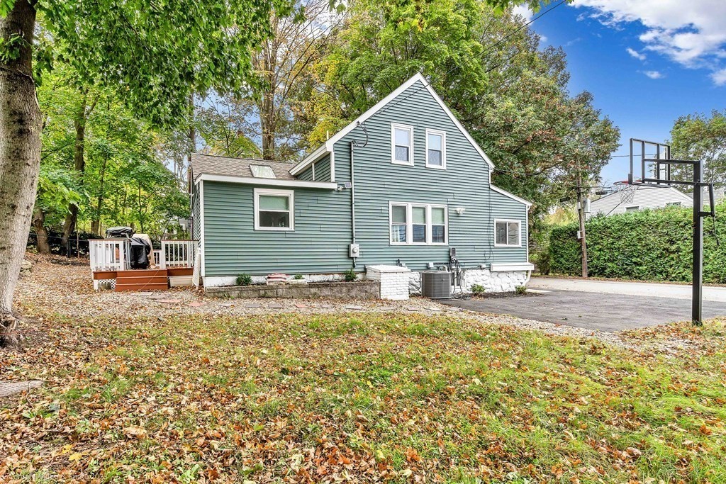 26 Mill St