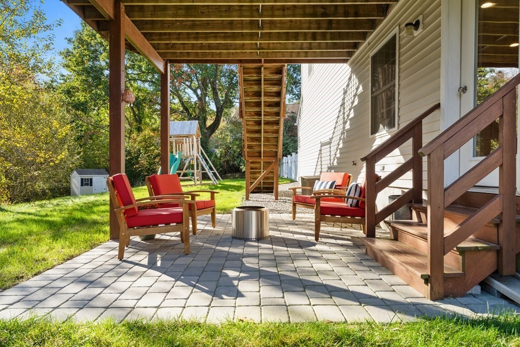 28 Robbins Rd