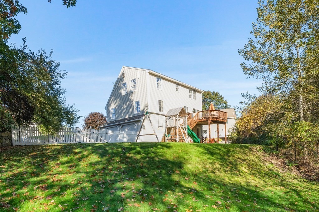 28 Robbins Rd