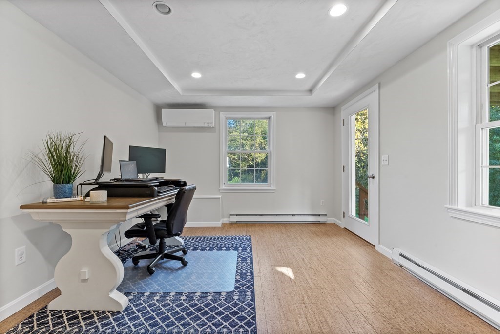 28 Robbins Rd