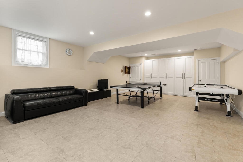 1 Church Ln