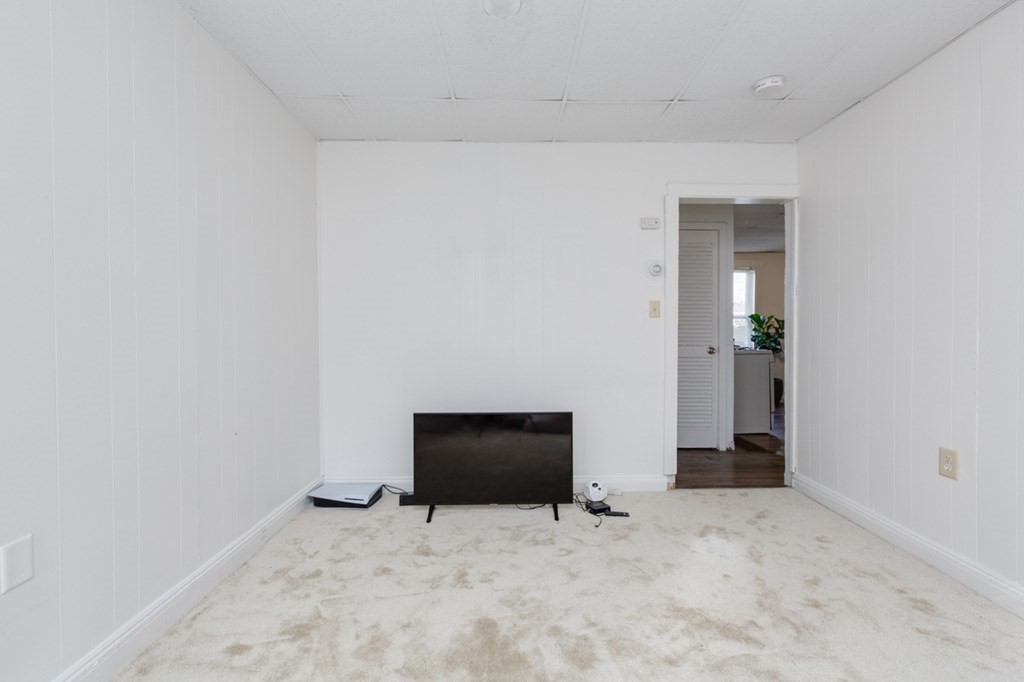 46 Aiken Ave