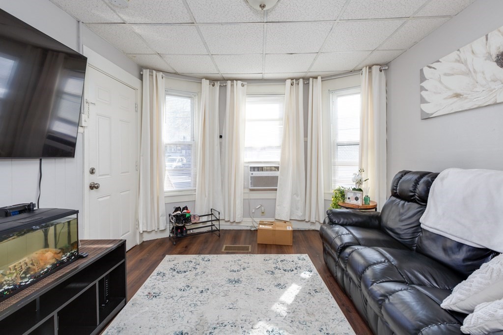 46 Aiken Ave
