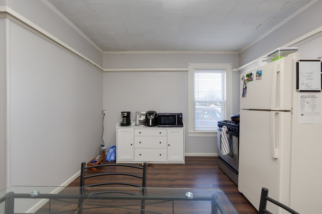 46 Aiken Ave