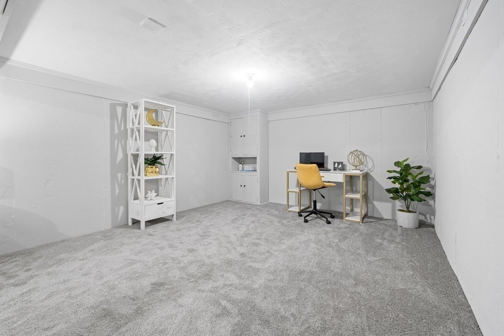 32 Dunster Road