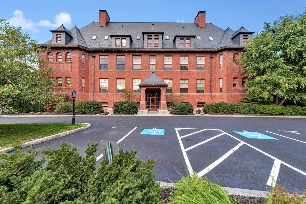 33 Forest St # 311