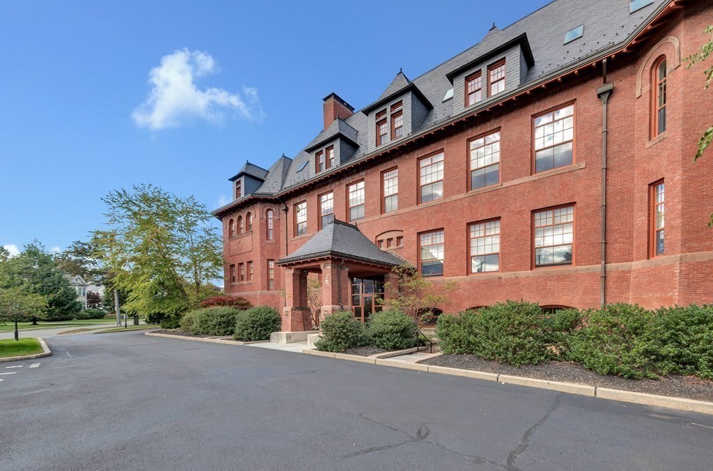 33 Forest St # 311