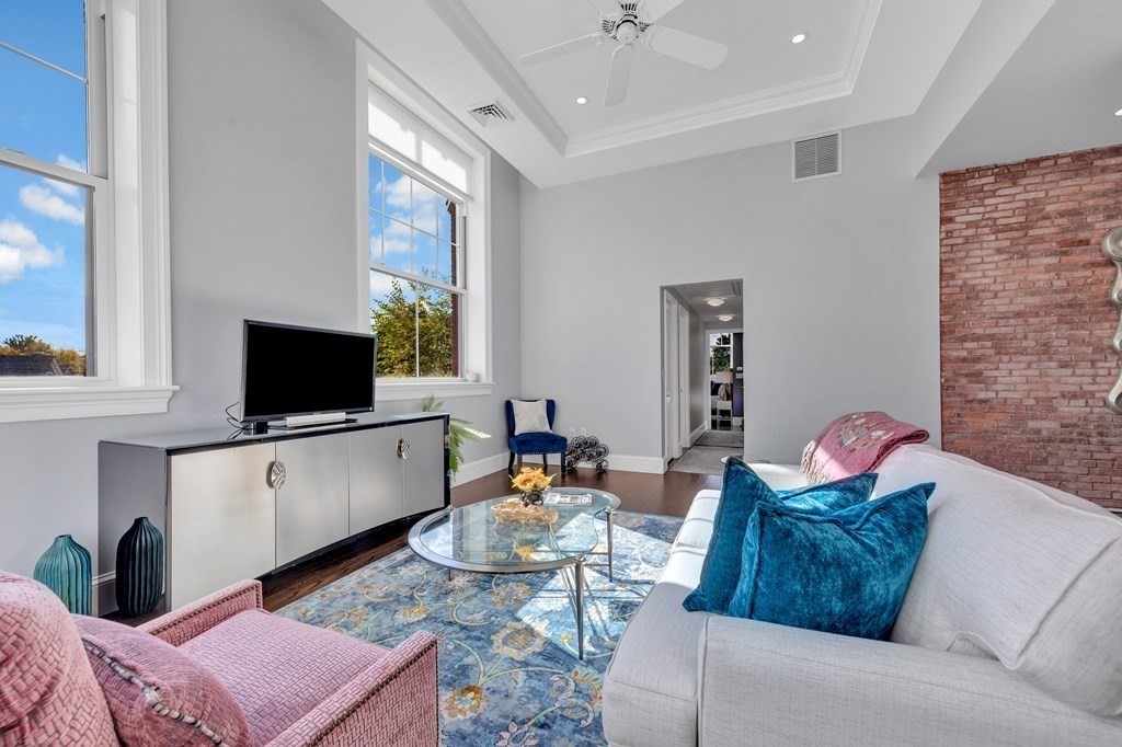 33 Forest St # 311