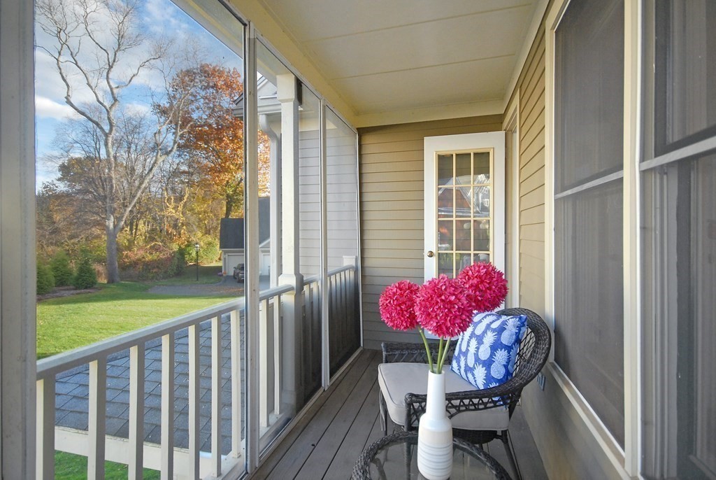 33 Westvale Mdws # A