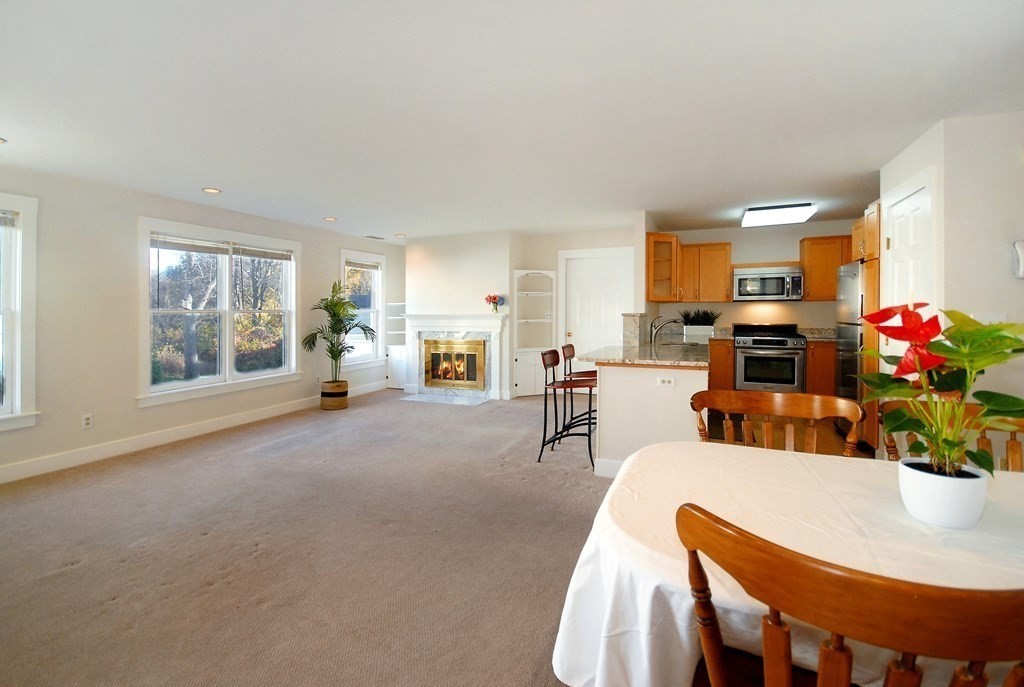 33 Westvale Mdws # A