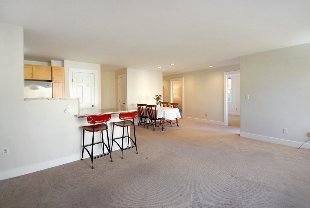 33 Westvale Mdws # A