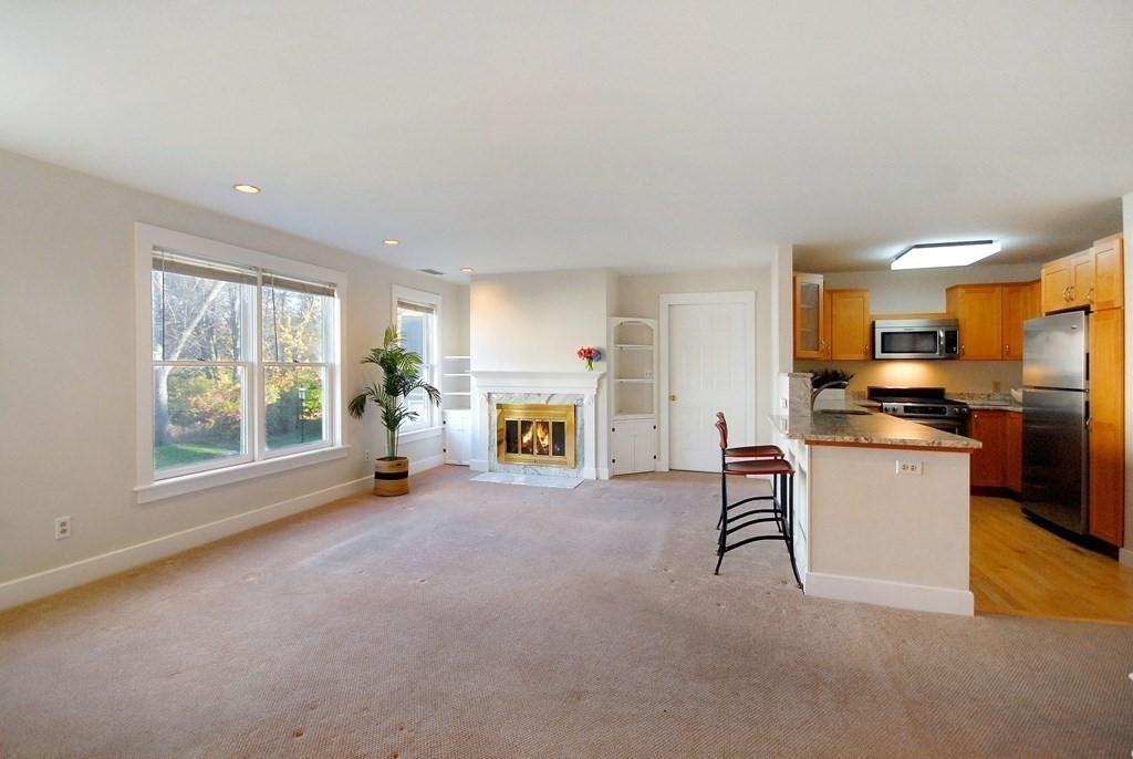 33 Westvale Mdws # A