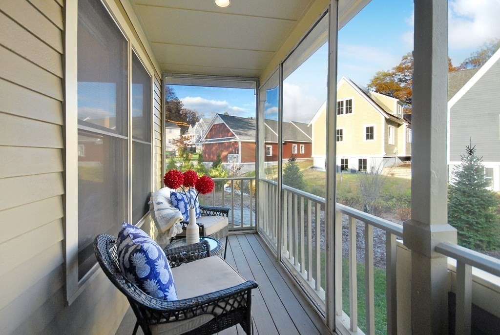 33 Westvale Mdws # A
