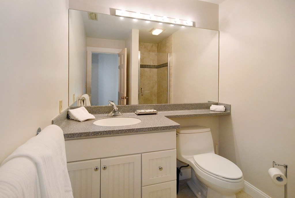 33 Westvale Mdws # A