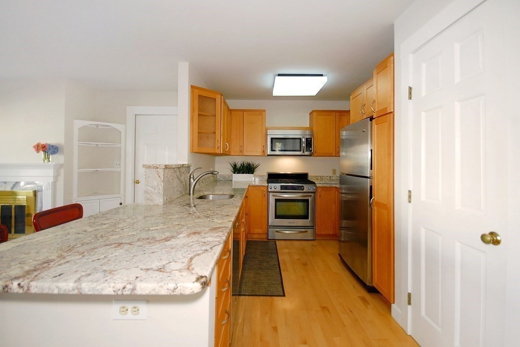 33 Westvale Mdws # A