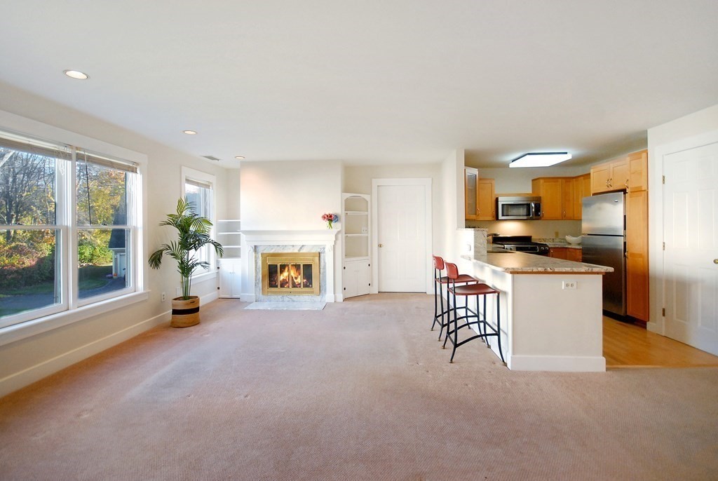 33 Westvale Mdws # A