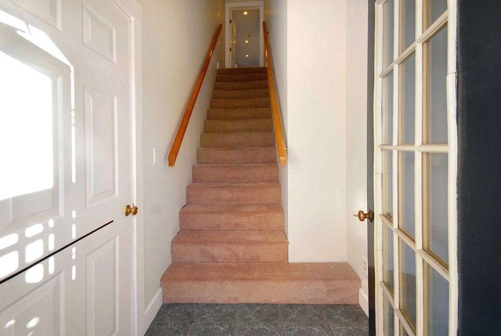 33 Westvale Mdws # A