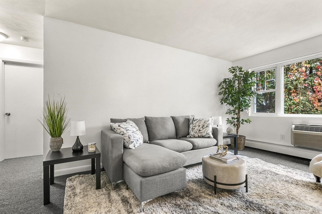 924 Main Street # 27