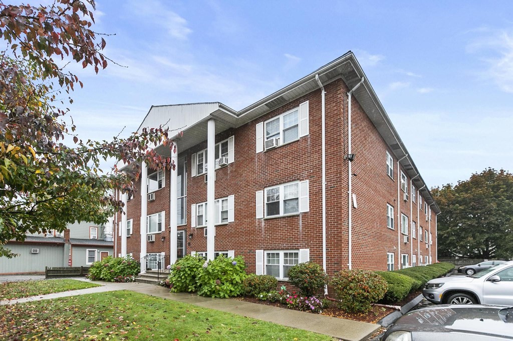 924 Main Street # 27