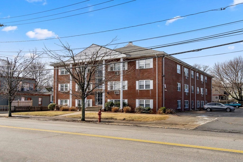 924 Main Street # 27