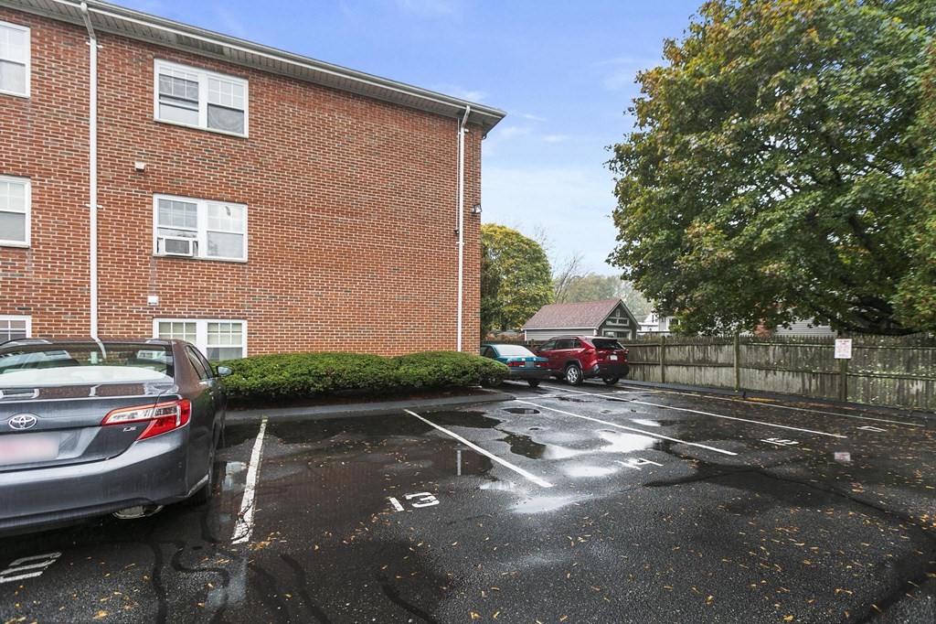 924 Main Street # 27