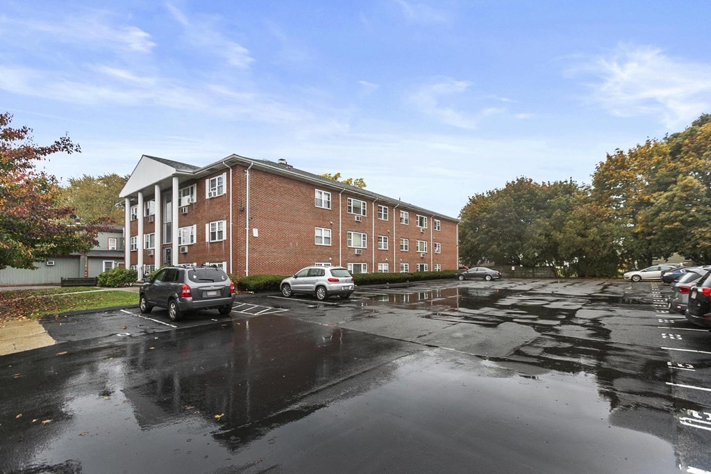 924 Main Street # 27