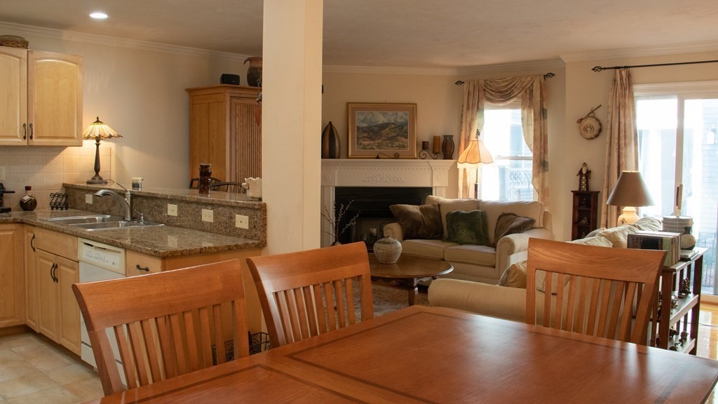 201 Main St # 32