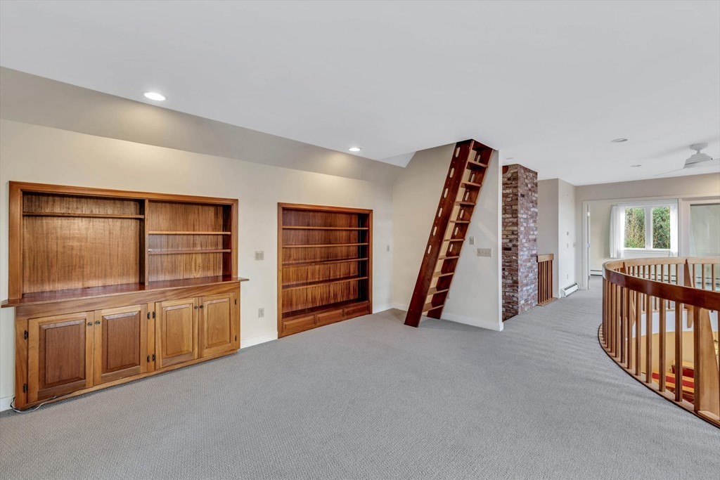 144 Meadow Ln