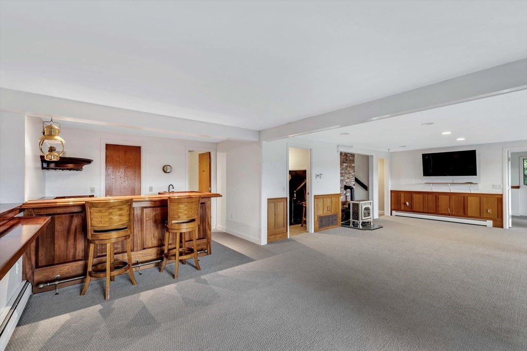 144 Meadow Ln