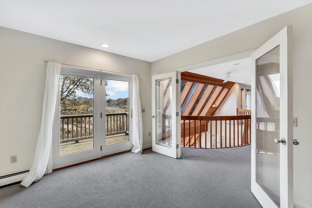 144 Meadow Ln