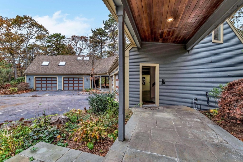 144 Meadow Ln