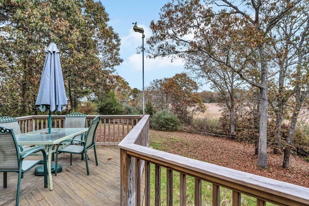 144 Meadow Ln