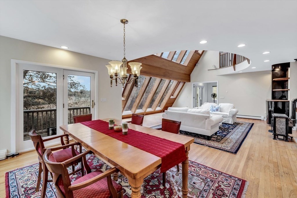 144 Meadow Ln