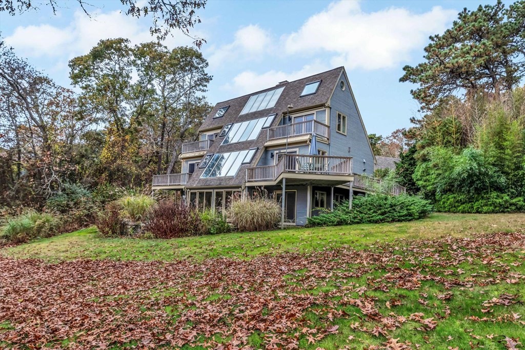 144 Meadow Ln