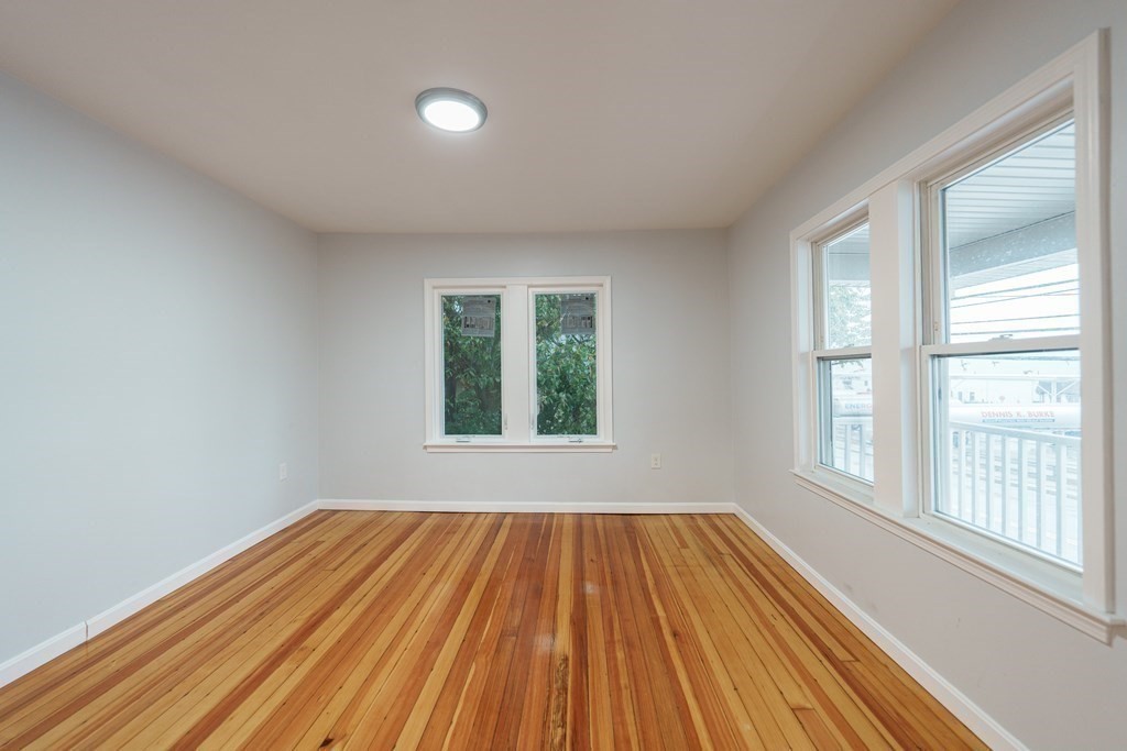 318-320 Quincy Ave