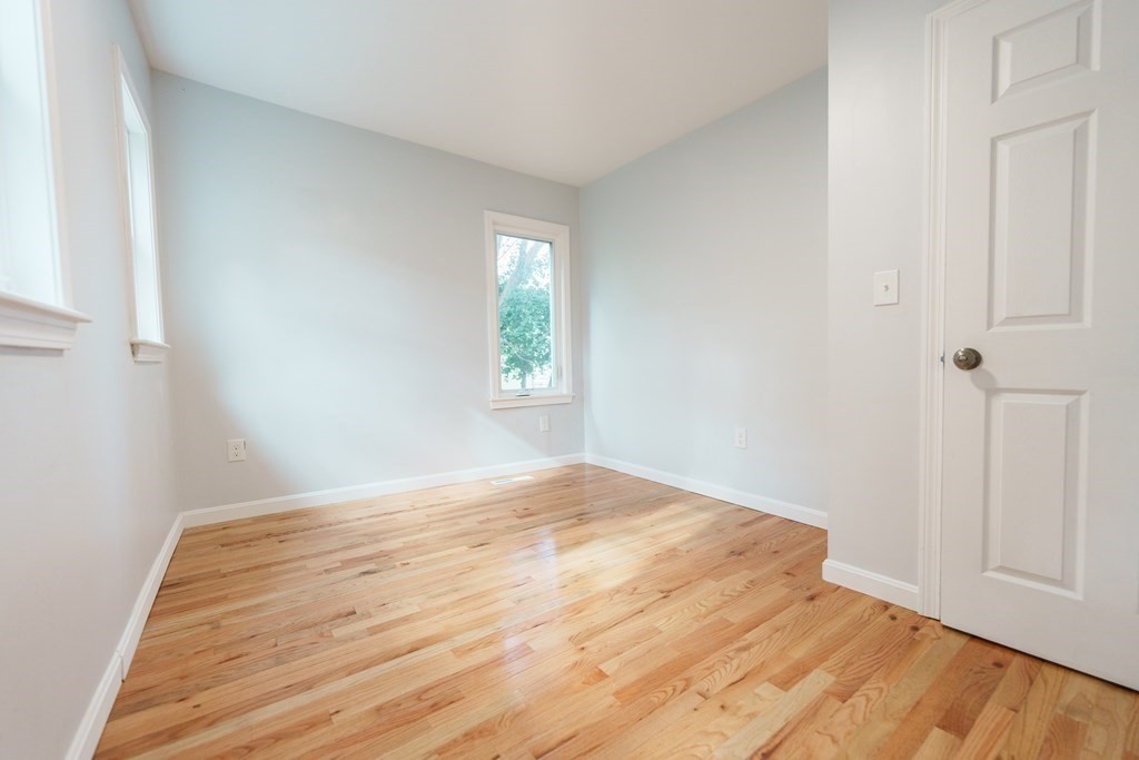 318-320 Quincy Ave