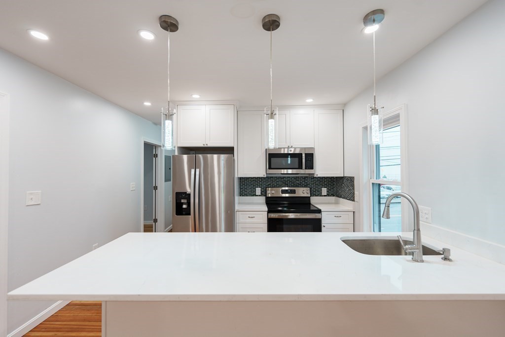 318-320 Quincy Ave